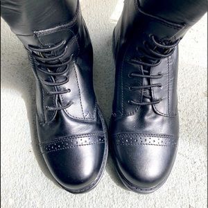 TuffRider field boots all leather. Size 7 1/2 WIDE CALF